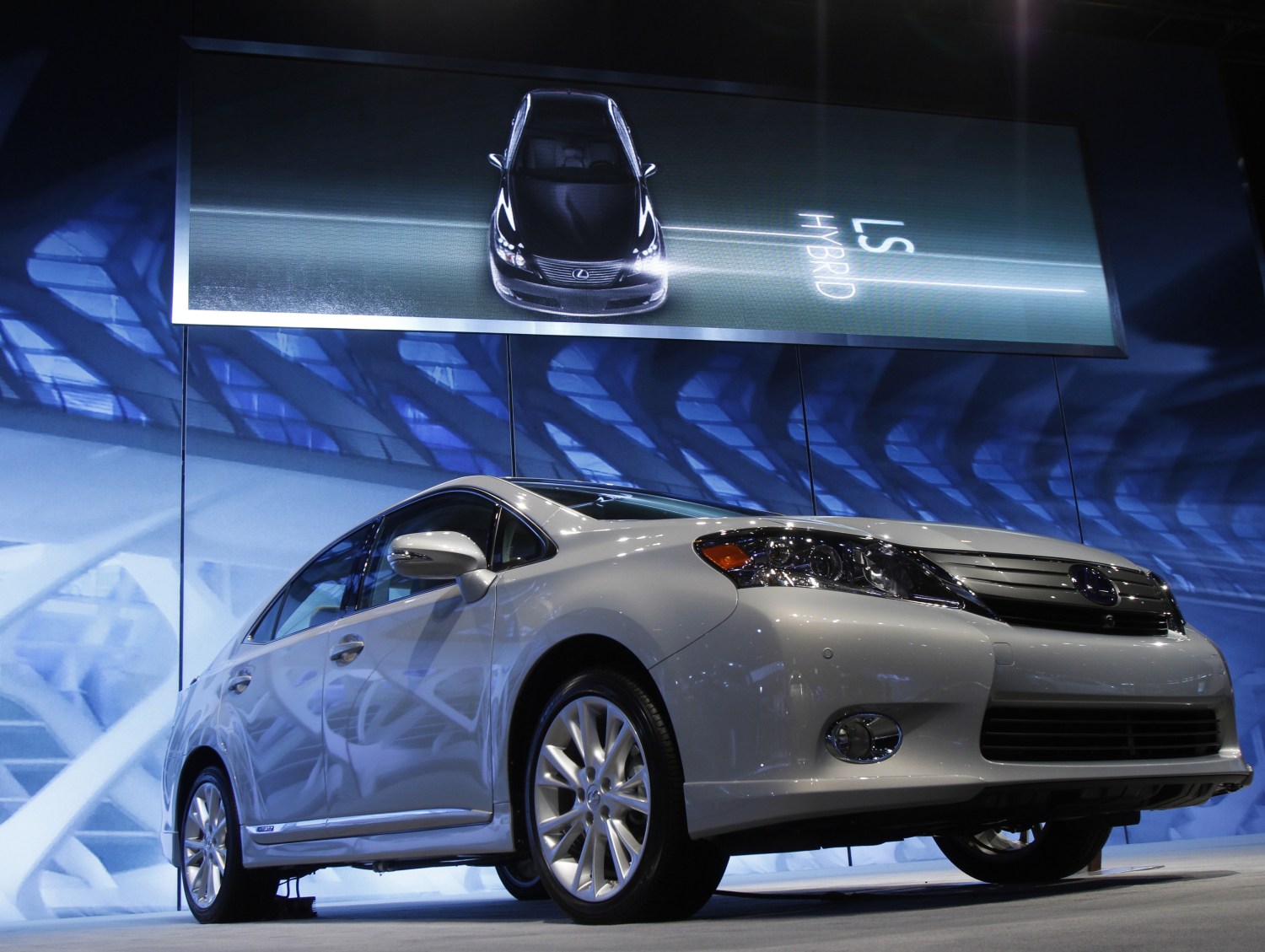 100301_lexus hs250h_hmed-1240p.jpg